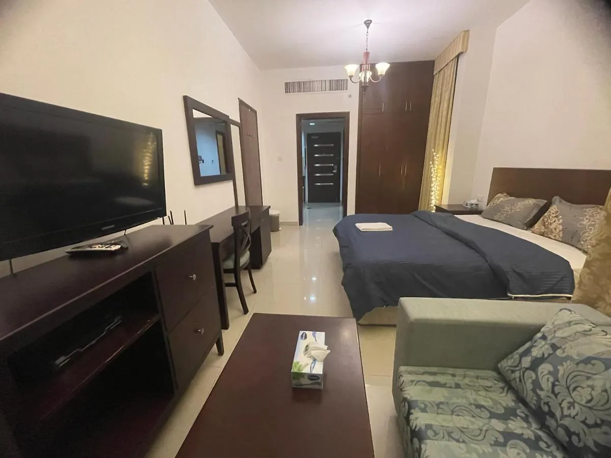 Beautiful Furnished Studio Building Apartment Al Nahyan 아부다비